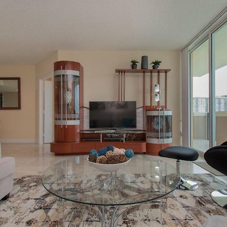 Stylish Modern 2Bd/2Bth Apt. Min To Beach Μαϊάμι Μπιτς Εξωτερικό φωτογραφία